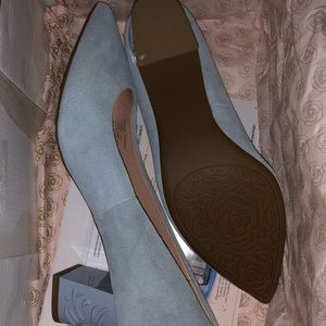 Taryn Rose Marigold Pump, Suede, Moonstone color.